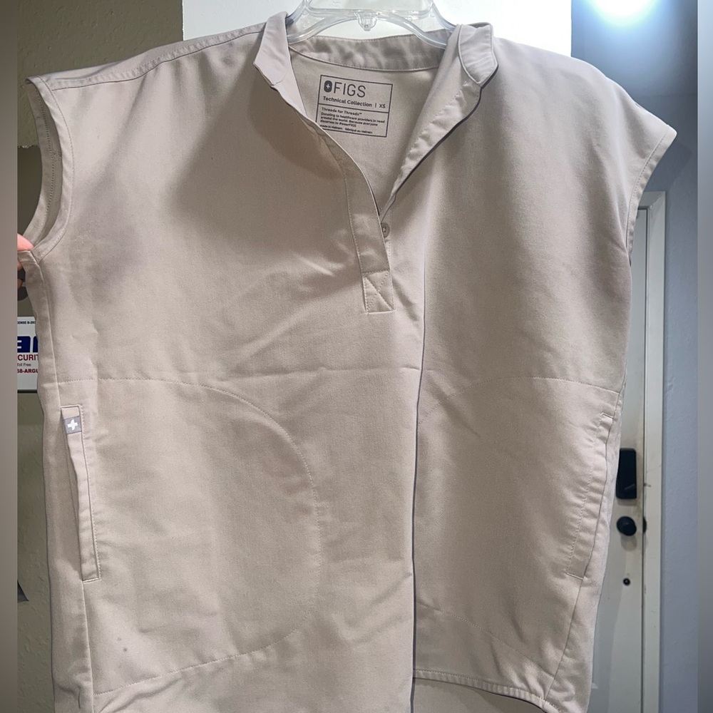Figs boulder Rafaela oversized scrub top